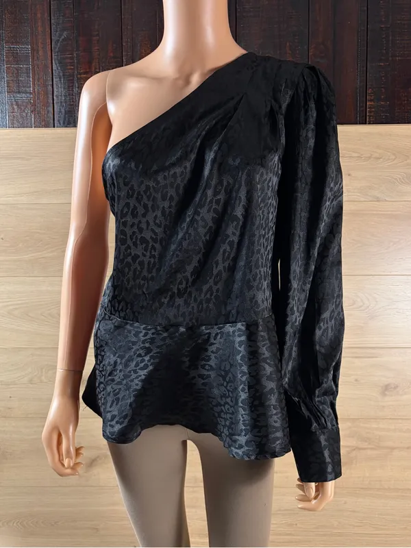 Women’s One - Image 2