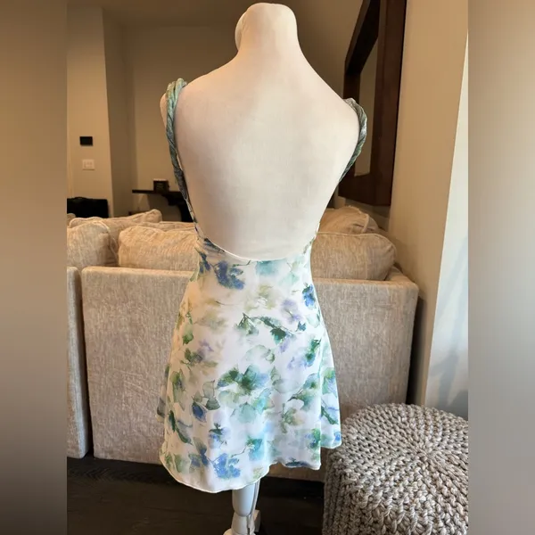 Tiger Mist White and Blue Bodycon Mini Dress - Image 4