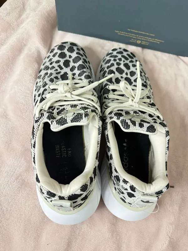 Adidas Swift Run 22 Dalmatian W Shoes Women’s Size 9 - Image 5