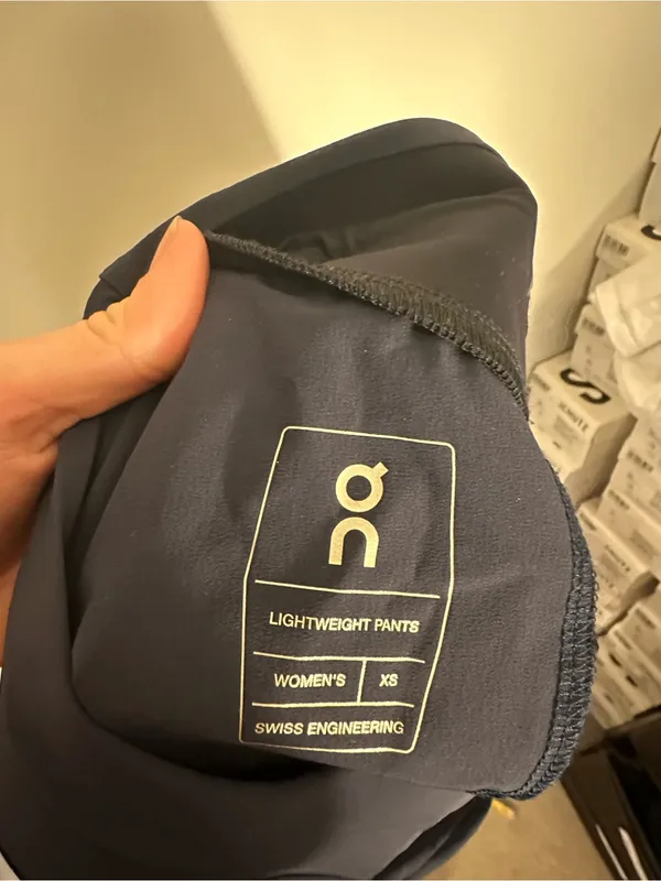 ON lightweight track pants extra small navy Blue Size XS - Image 4
