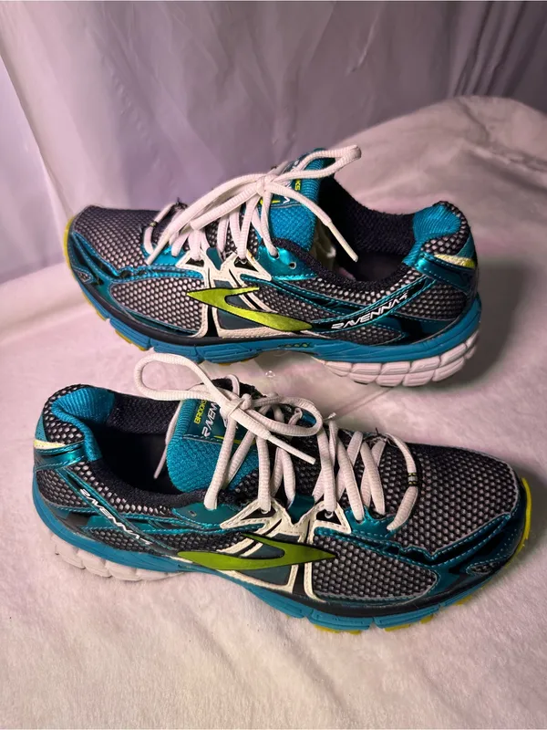 Brooks Women's Teal Black White Running Sneakers with Lime Accent - Image 3