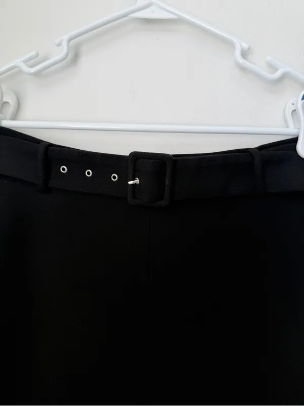 Zara Black Flowy Mini Skirt with Belt Size Medium - Image 4