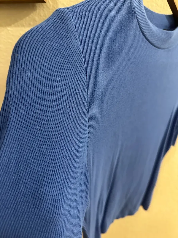Blue tee Size M - Image 2