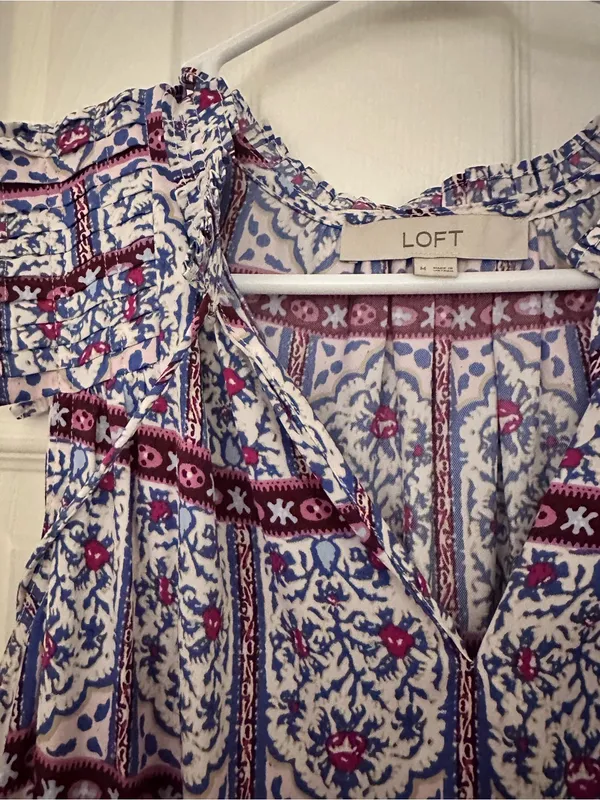 LOFT Printed Sleeveless Top - White with Blue & Burgundy - Image 3