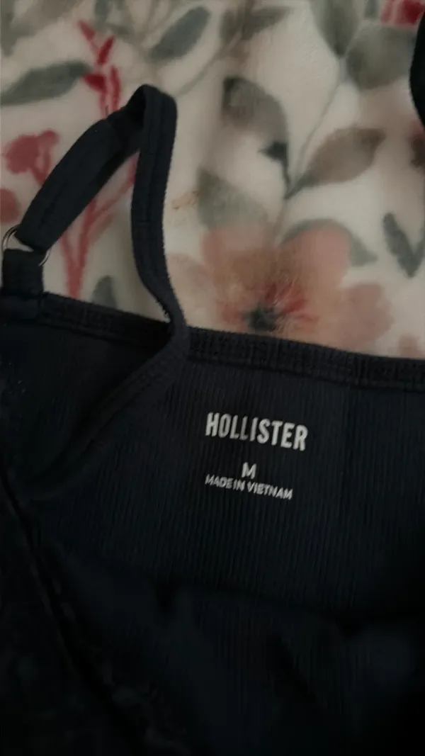 Hollister Lace Trim Tank Top - Image 3