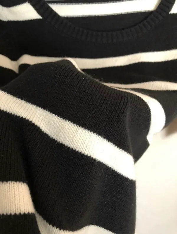 Sweater Top Size M - Image 4