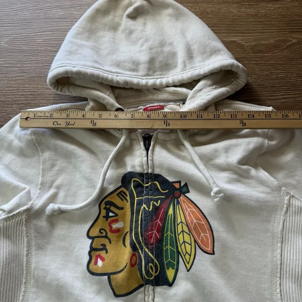 Mitchell & Ness Women's Chicago Blackhawks Zip Hoodie Cream Size M Distressed - Image 6