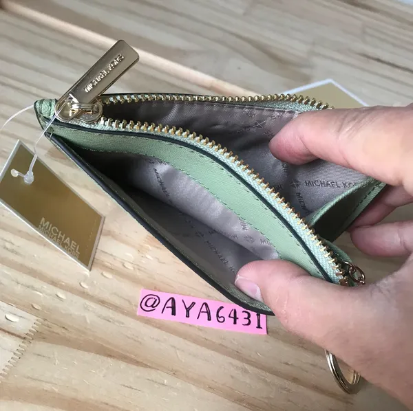 Cardholder - Image 6