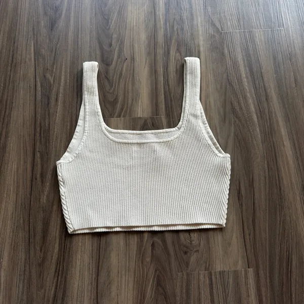 Aritzia Babaton Sculpt Knit Tank - Image 3