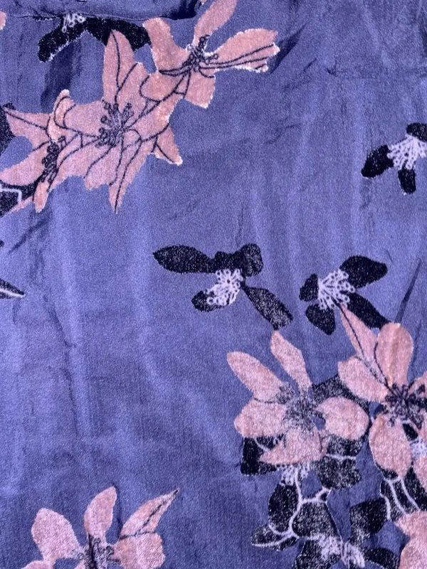 Sun & Shadow Navy Floral High-Neck Velvet-Print Dress - Image 3