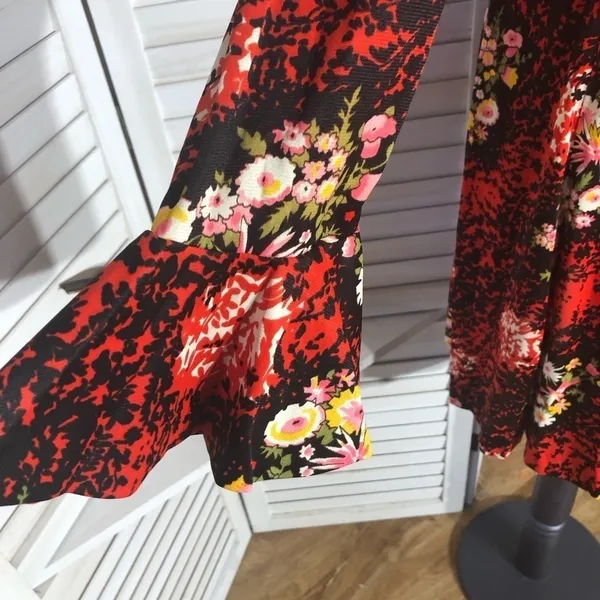 Vintage 70s Floral Dress Red Black flared sleeve boho fairy festival Ren fair M - Image 7
