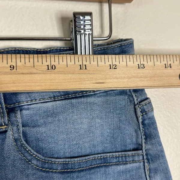 KanCan Shorts Women's Cut Off Stretch Midi Raw Hem Distressed Denim Size 27‎ - Image 5