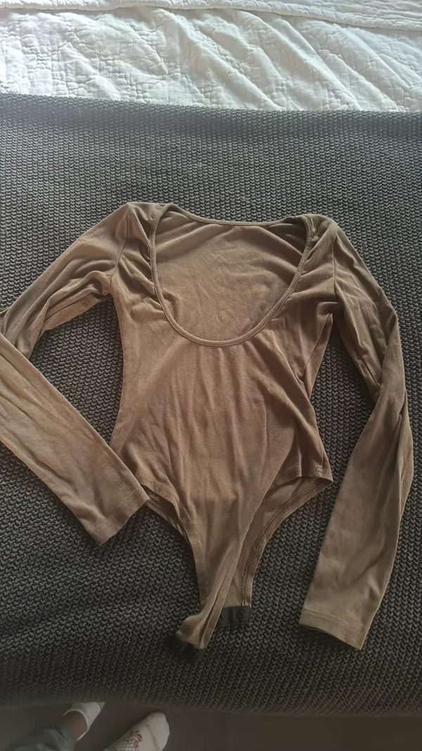 Green low back onesie Brown Size XS - Image 3