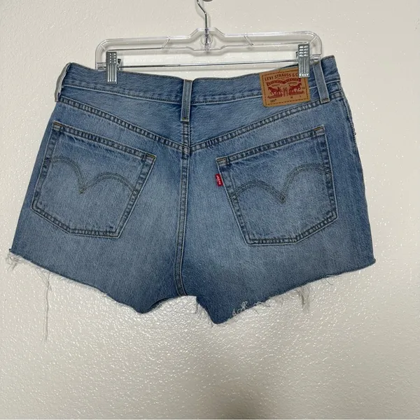 Levis 501 Jean‎ Short Cutoffs 31 - Image 6