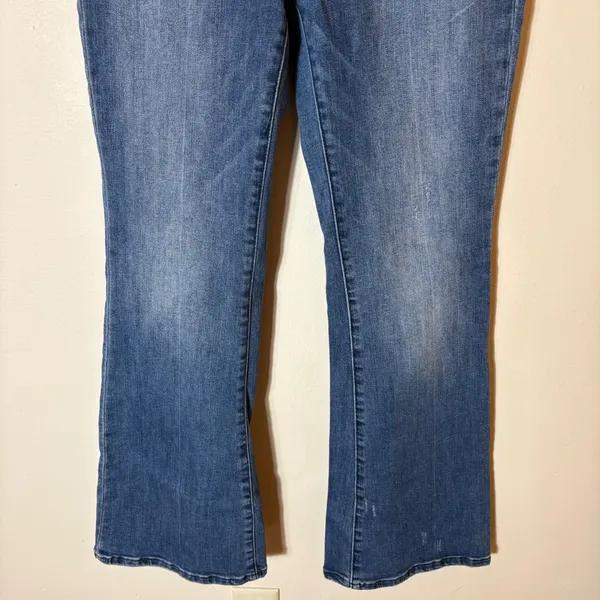 Anthropologie Pilcro Trouser Bootcut Jeans Medium Wash Size‎ 29 - Image 3
