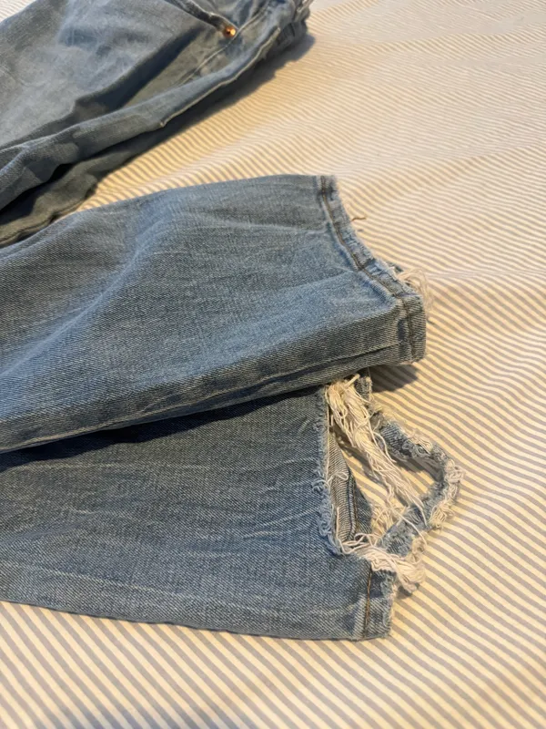 Women’s Abercrombie Ankle Straight High Rise Jeans - Image 4