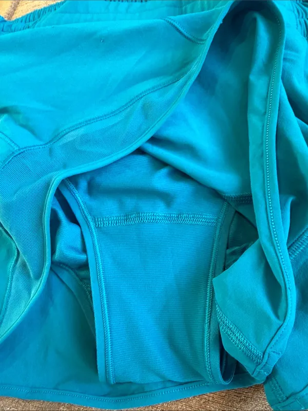 Lululemon Hotty Hot lined teal shorts - Image 5