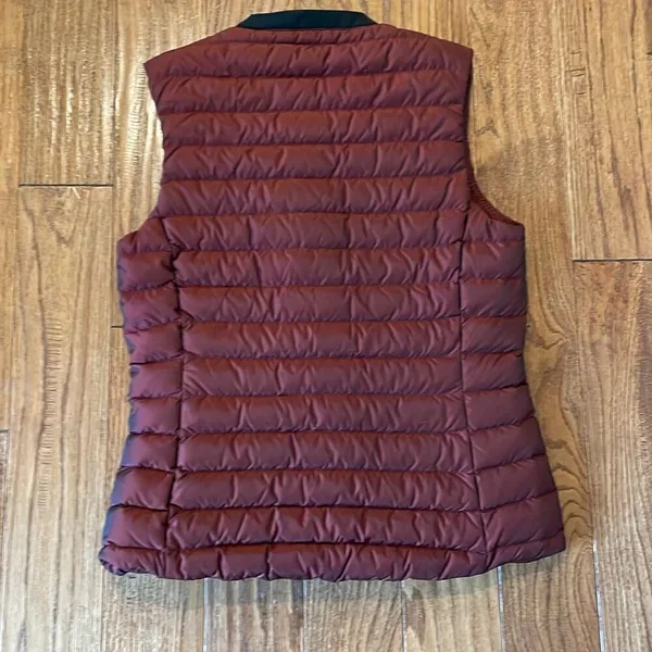 Nike Golf 700 down fill assymetrical puffer vest small - Image 9
