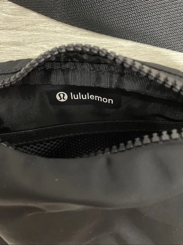 Lululemon Everywhere Belt Bag 1L - Image 5