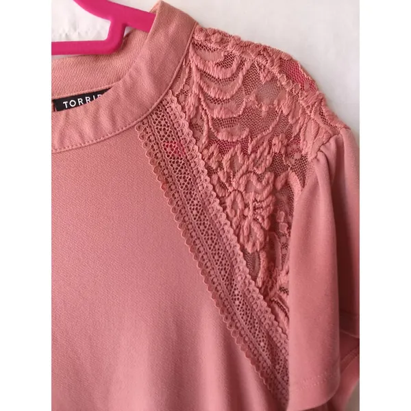 Torrid Flutter Sleeve Dusty Rose Size 2 Short Sleeve Top - Image 3