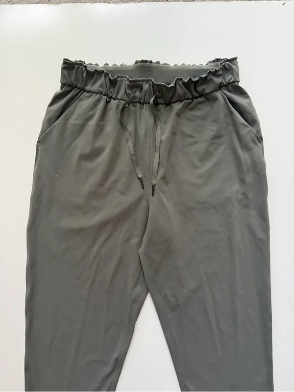 lululemon Keep Moving Pant - Size 8 - Grey Sage - Image 4
