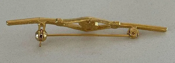 gold colored pin with Rhine stone detail - Image 4