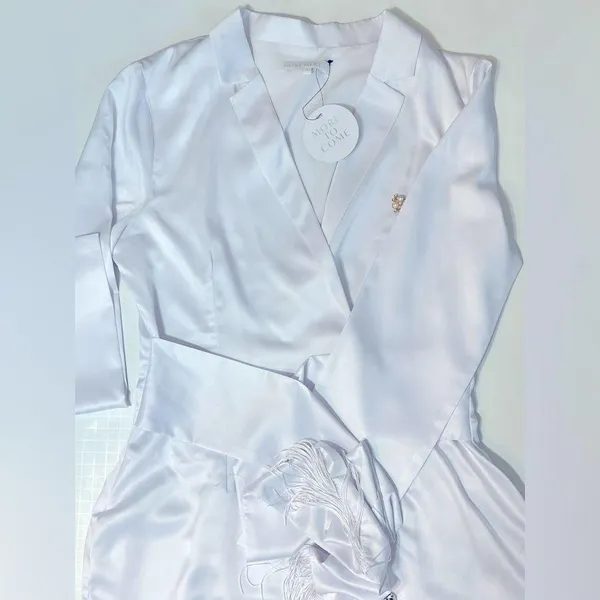 NWOT More to Come Shanelle Blazer Fringe Dress in White, size M - Image 4