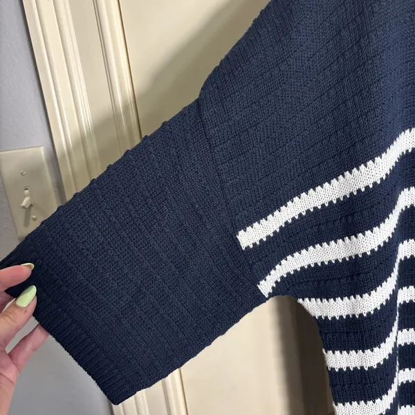 NWT Navy & White Stripe Lightweight‎ Sweater Women Size Medium Nautical Coastal - Image 2