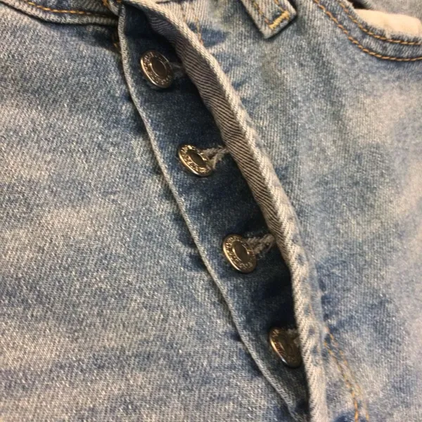Levi’s ribcage straight ankle light wash 26 button fly - Image 9
