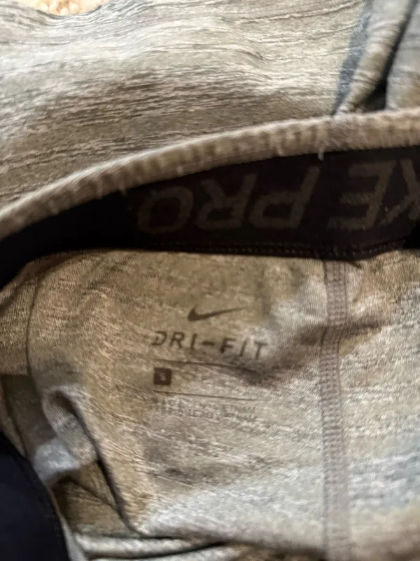 GRAY NIKE PRO SHORTS - Image 4