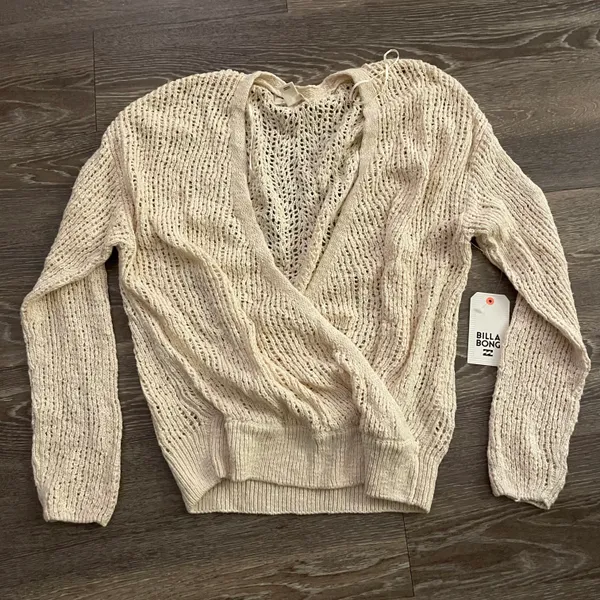 Billabong NWT “Sweet Bliss” cream wrap Sweater. Size Small - Image 5