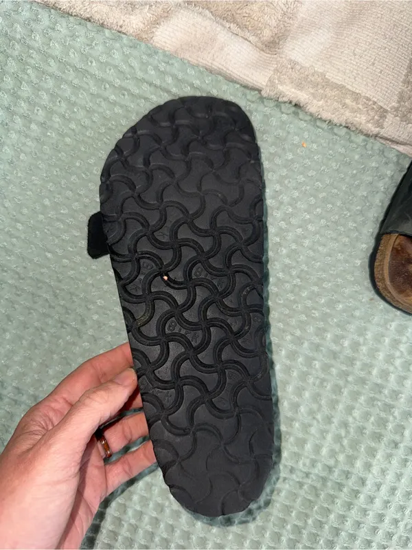 Birkenstock Arizona sandals in black size 39/8‎ - Image 3