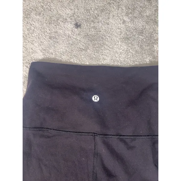 black lululemon cropped leggings size 4 - Image 5