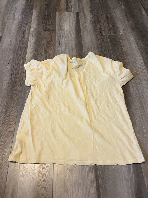 Everlane Air Scoop-Neck Tee in Pastel Yellow - Image 4