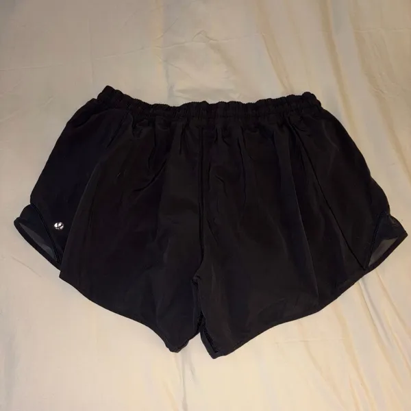 Lululemon Hotty Hot 4" shorts - Image 3