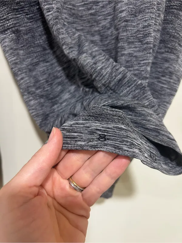 Lululemon Swiftly Tech Long Sleeve Crew Black, Gray & White Ombre Size 8 - Image 5