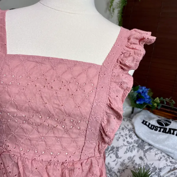 Boutique NEW Pink Eyelet Top - Image 7