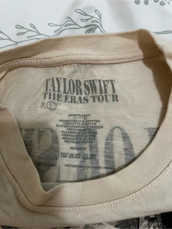 Taylor Swift The Eras Tour Collage Concert Tee Ecru Sz XL Like New - Image 5