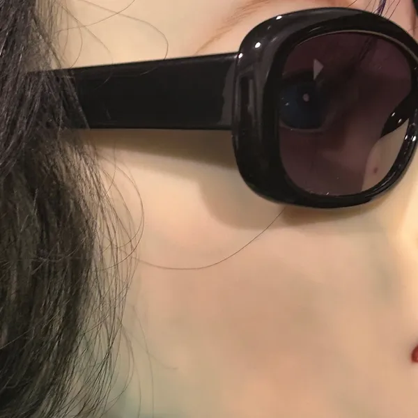 Kate Spade Black Sunglasses with Green Case - Image 4
