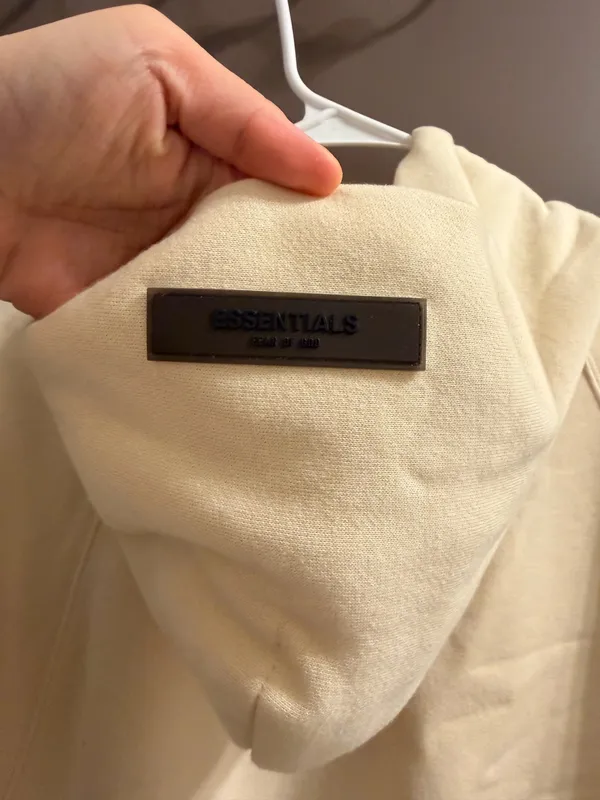 Essentials Fear of God Hoodie Oatmeal - Image 4