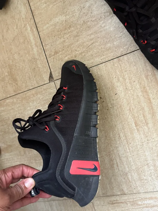 Nike Free Metcon 6 women’s black and Red - Image 5