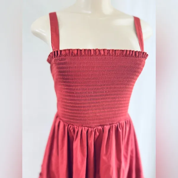 Just found women’s dress size medium! Style it in May ways like new - Image 4