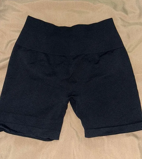 Aurola Amazon Shorts Workout Scrunch - Image 4