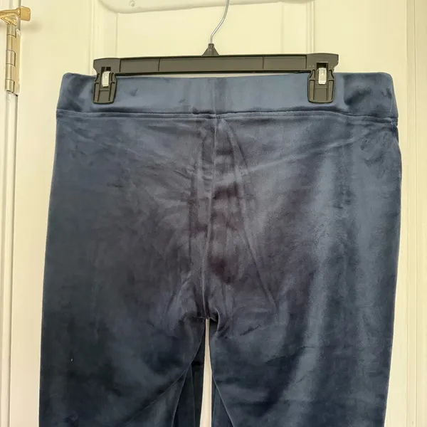 Juicy Couture Women's Navy Velour tracksuit size medium - Image 5
