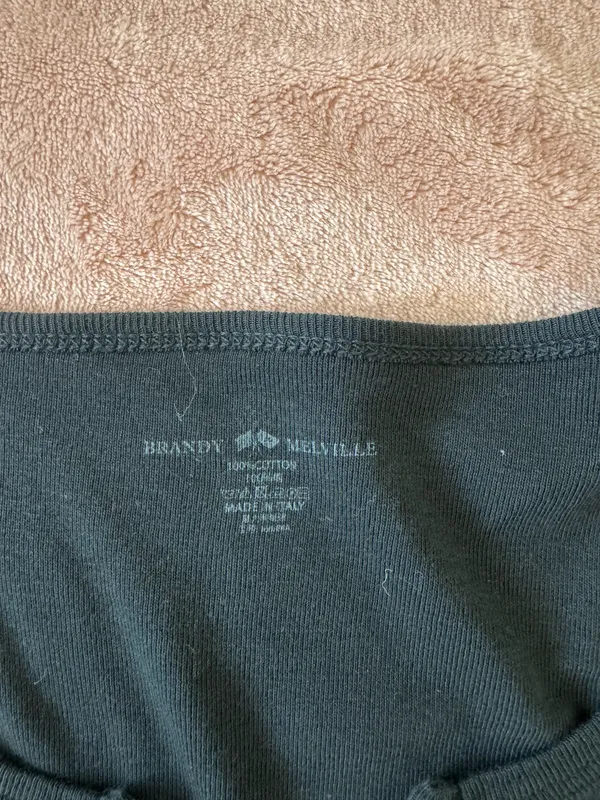 Brandy Melville Long Sleeve - Image 3