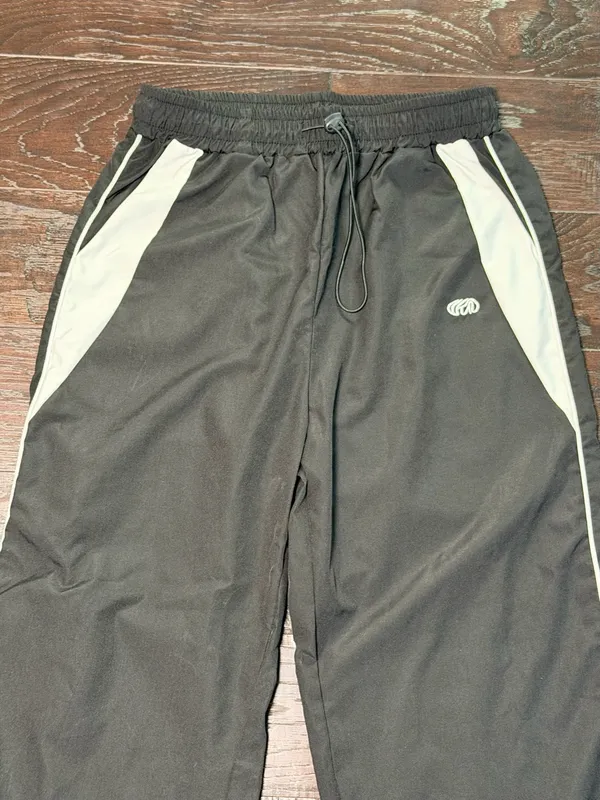 Black White Y2K Wide Leg Track Pants Windbreaker Parachute Joggers M - Image 4
