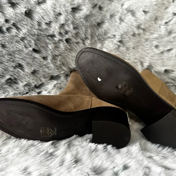 3003. Dolce Vita Suede Tan Ankle Booties sz 7.5 - Image 6