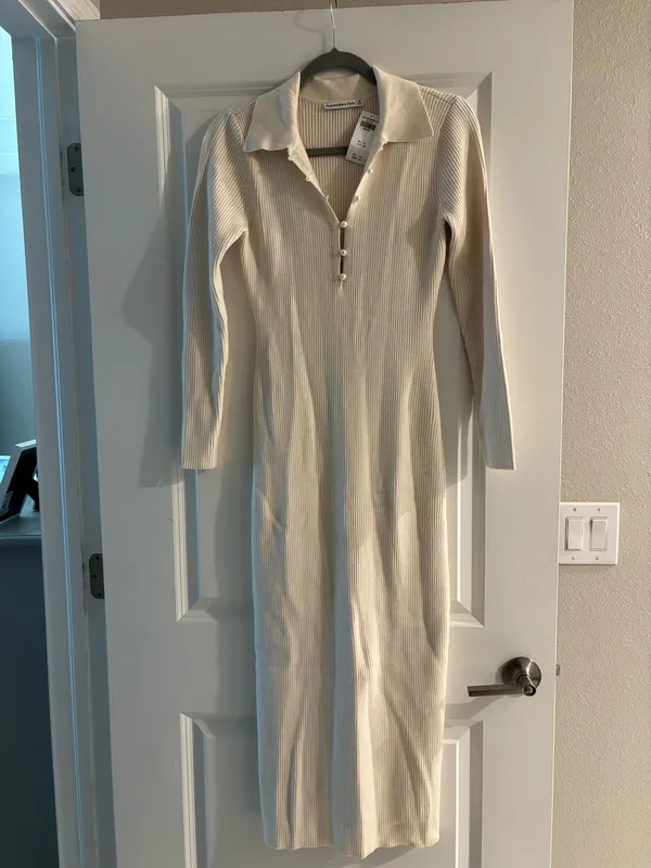 Abercrombie Cream Sweater Dress - Image 3