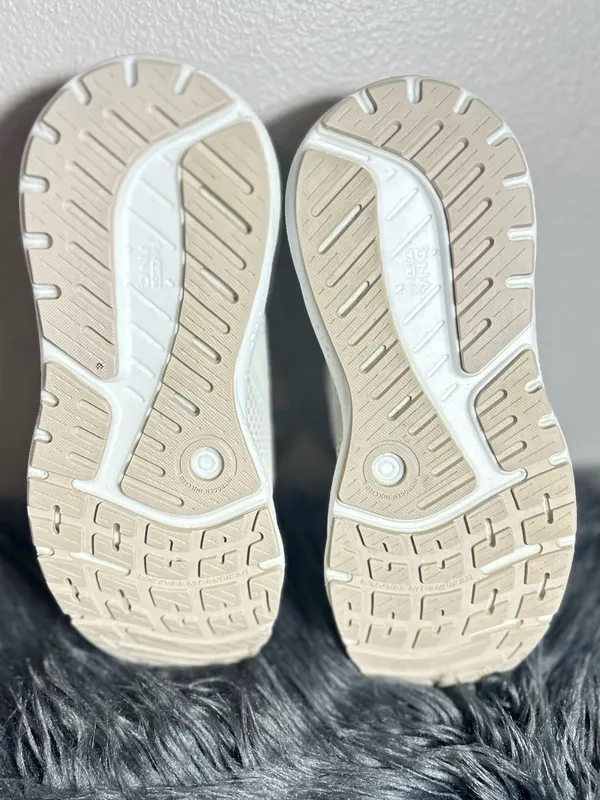 BROOKS ARIEL GTS 23 CHATEAU GREY/WHITE SAND RUNNING Beige/White Sneaker Sz8.5 - Image 7