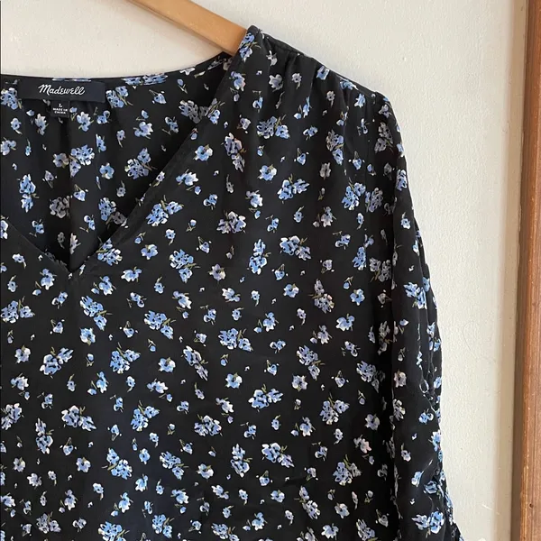 Madewell Silk Cinch-Sleeve Top in Baby's Breath True Black - Image 4